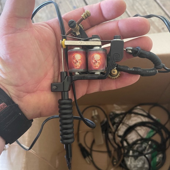 Tattoo gear basically all you need besides talent - Picture 11 of 15